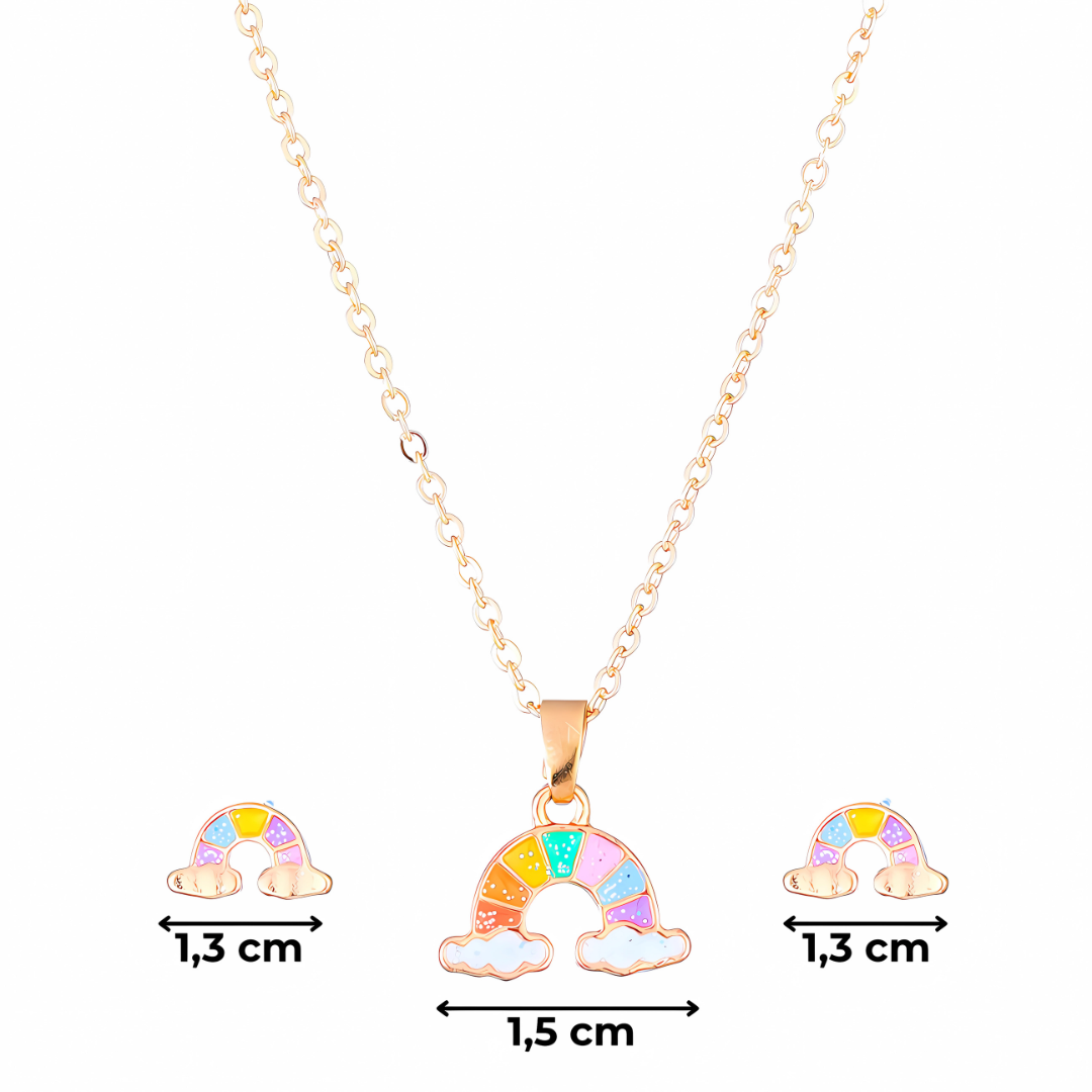 Šareni dječiji set sa duginim motivom na bijeloj podlozi